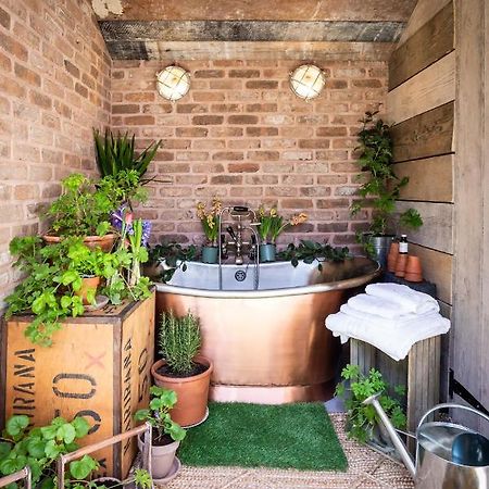 The Walled Garden At Cheshire Boutique Bathhouse Nantwich Esterno foto
