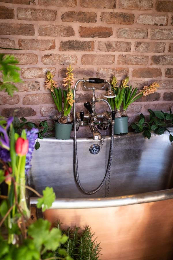 The Walled Garden At Cheshire Boutique Bathhouse Nantwich Esterno foto
